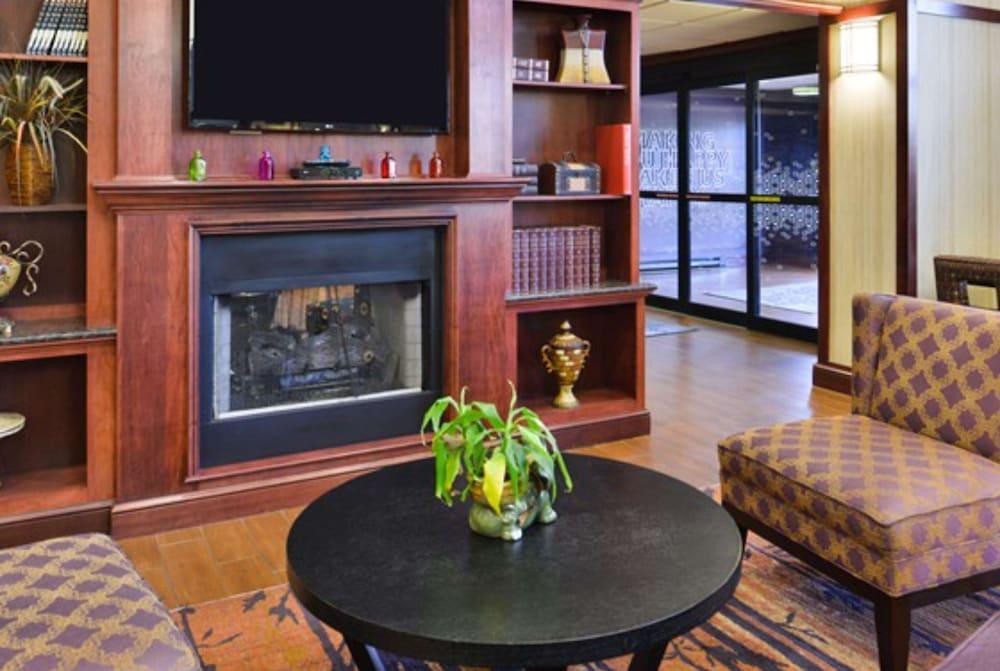 Hampton Inn & Suites Richmond Exteriör bild
