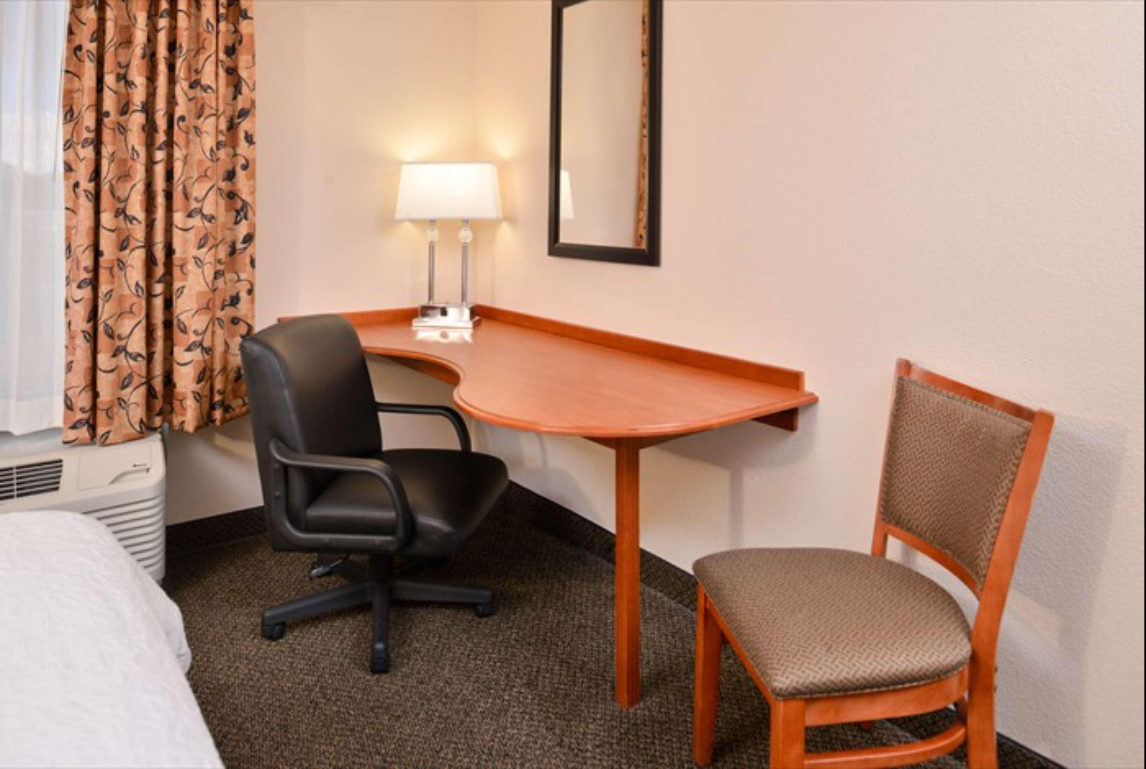 Hampton Inn & Suites Richmond Exteriör bild