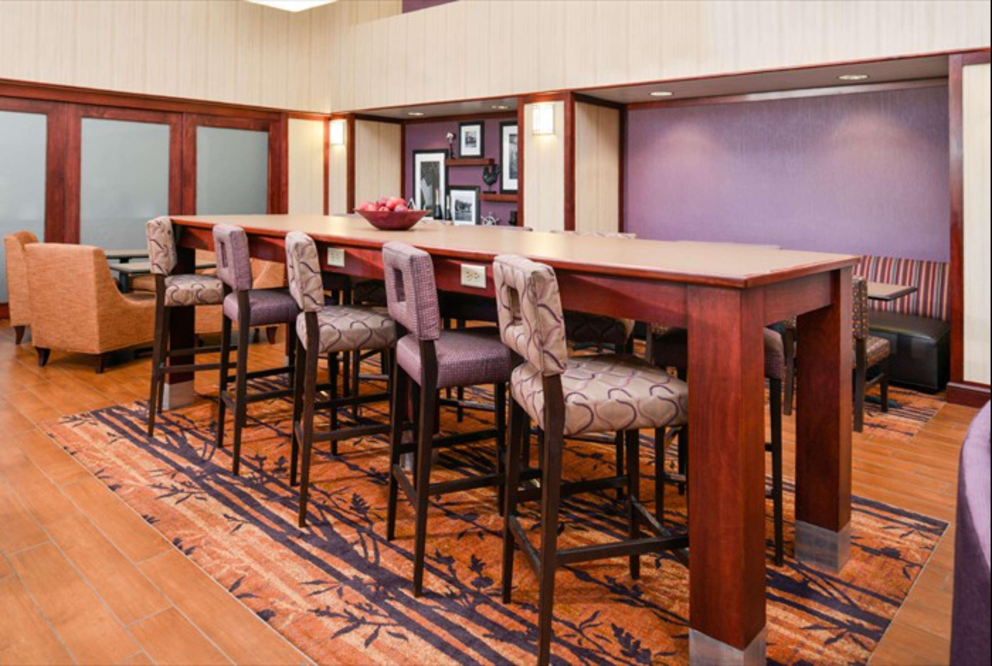 Hampton Inn & Suites Richmond Exteriör bild