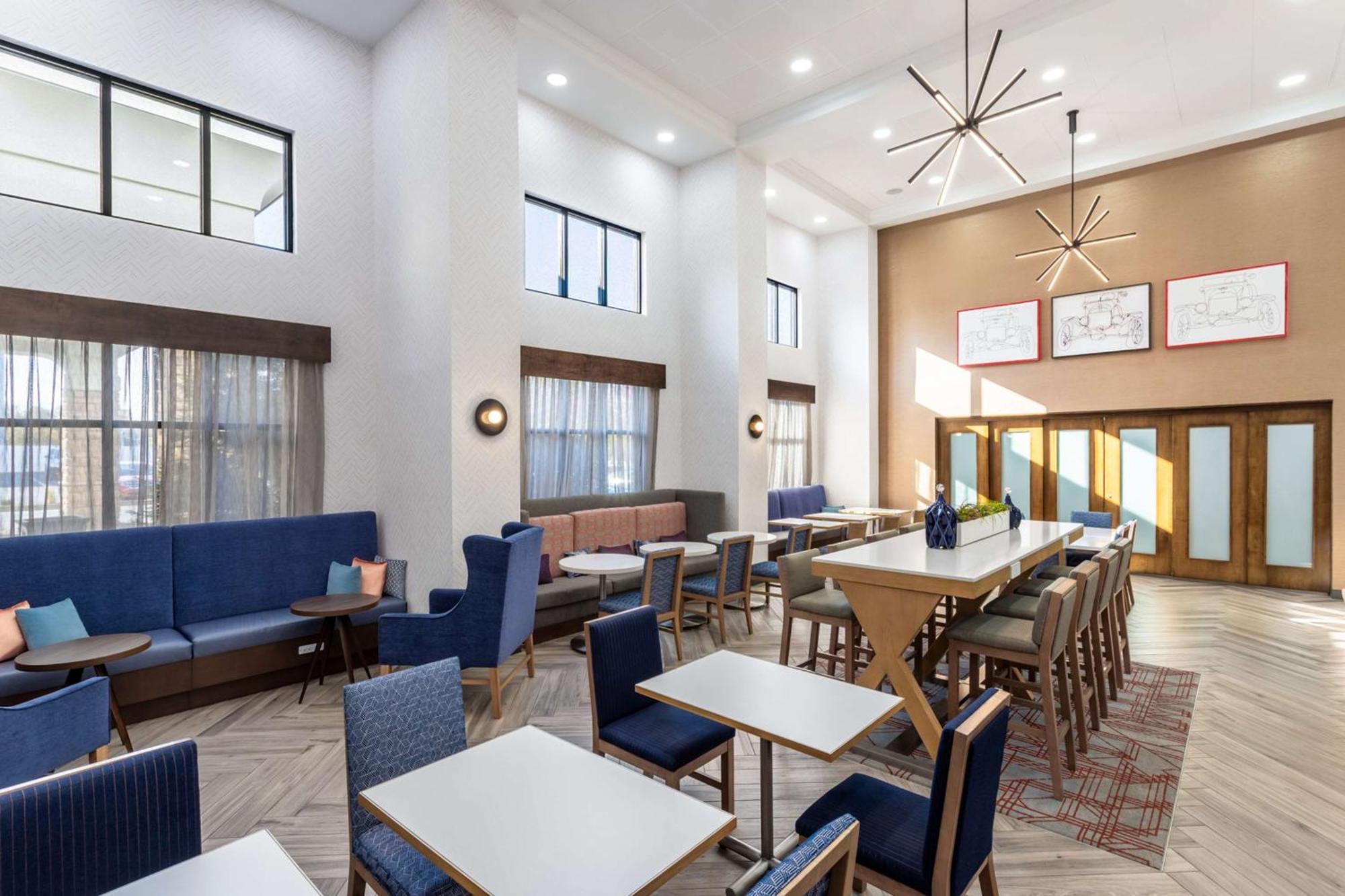 Hampton Inn & Suites Richmond Exteriör bild